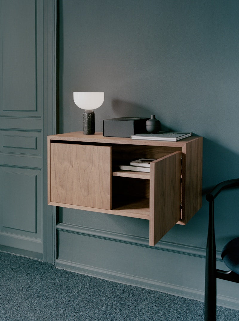 Cabinet Low w. Doors