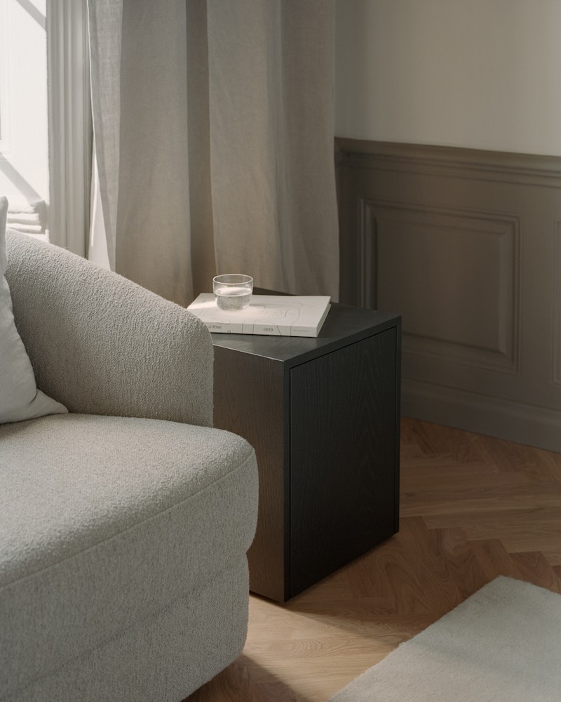 Mass Side Table w. Drawer