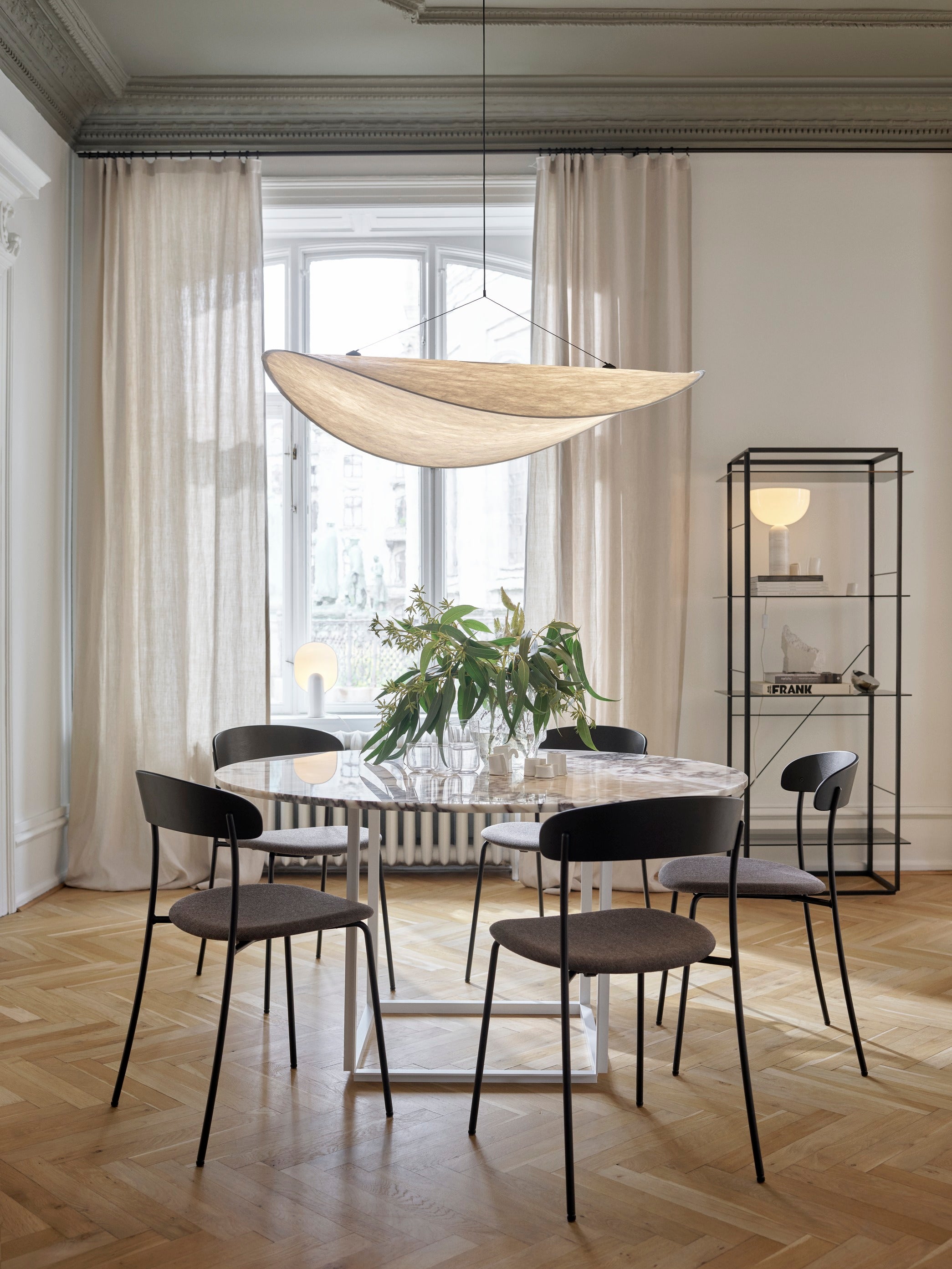 Florence Dining Table 145 cm -White Viola Marble