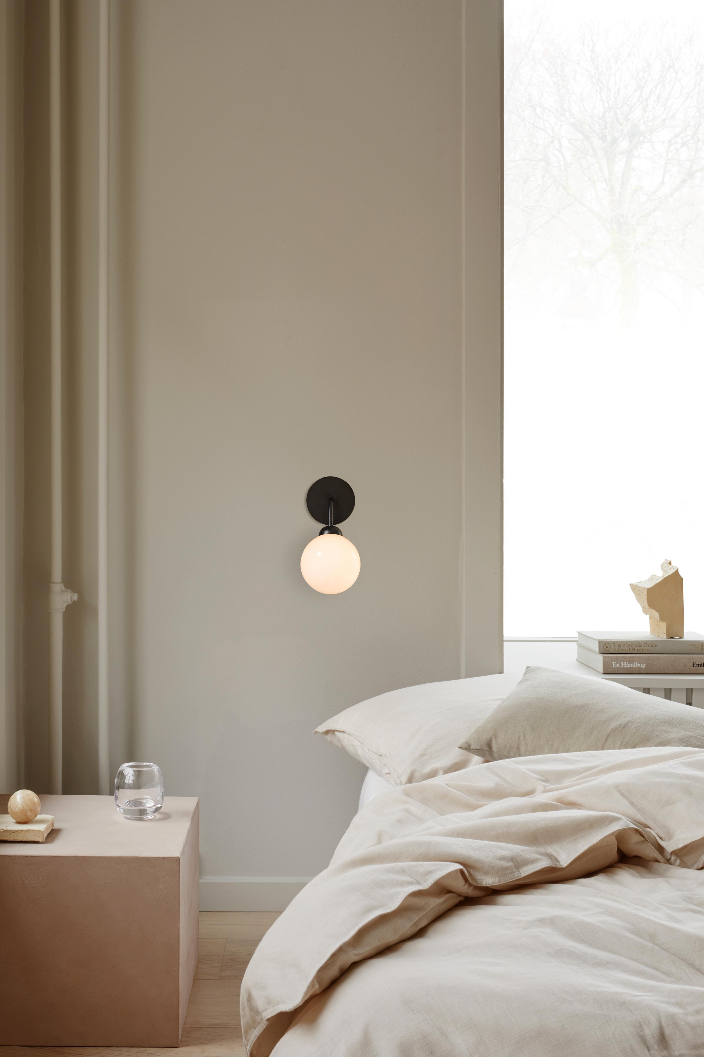 Apiales Wall Light