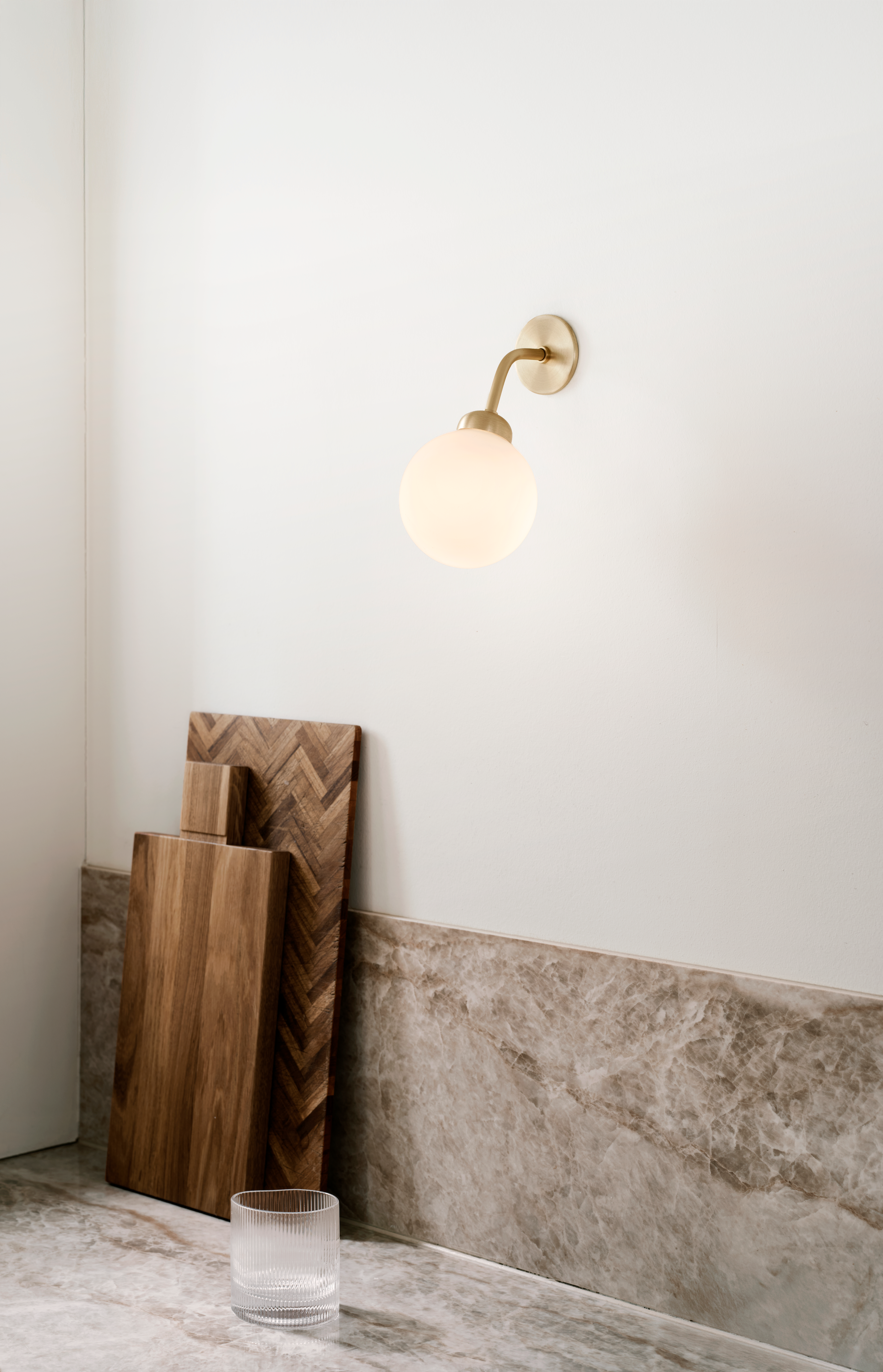 Apiales Wall Hard-Wired