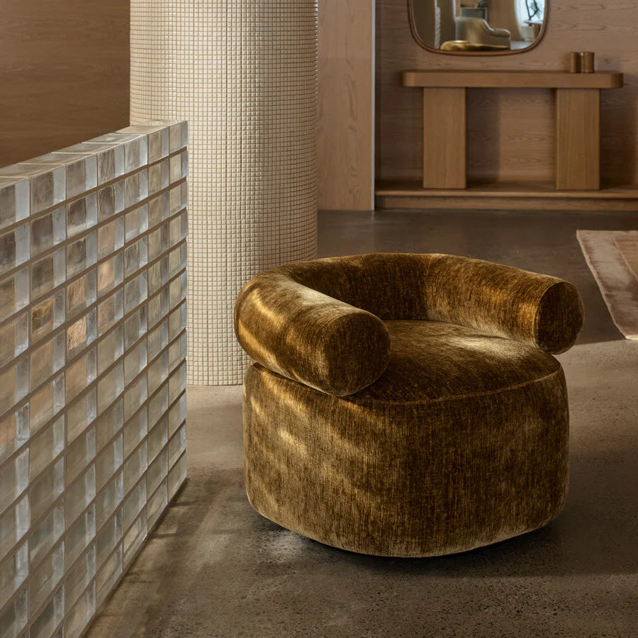 Huggy Swivel Armchair