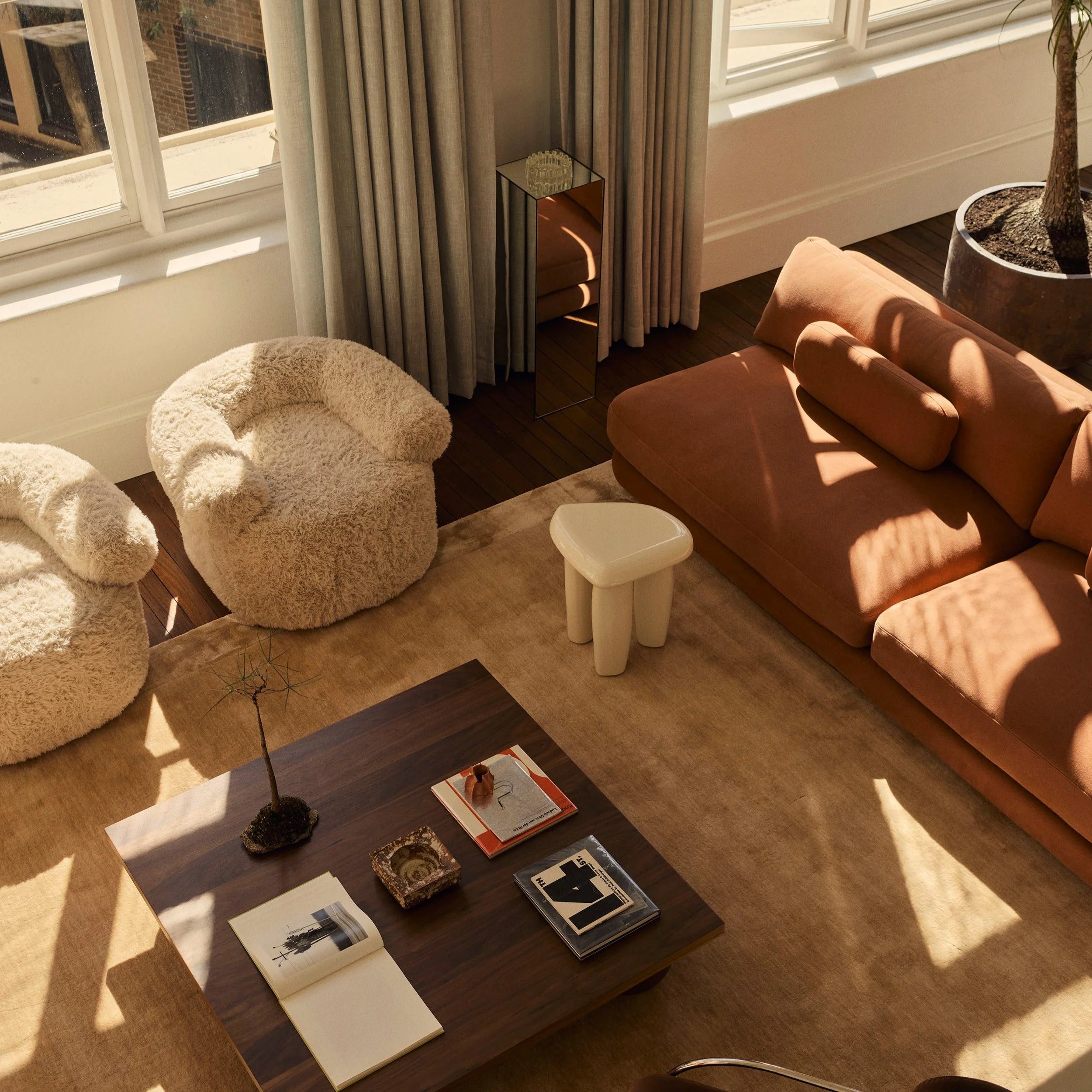 Huggy Swivel Armchair