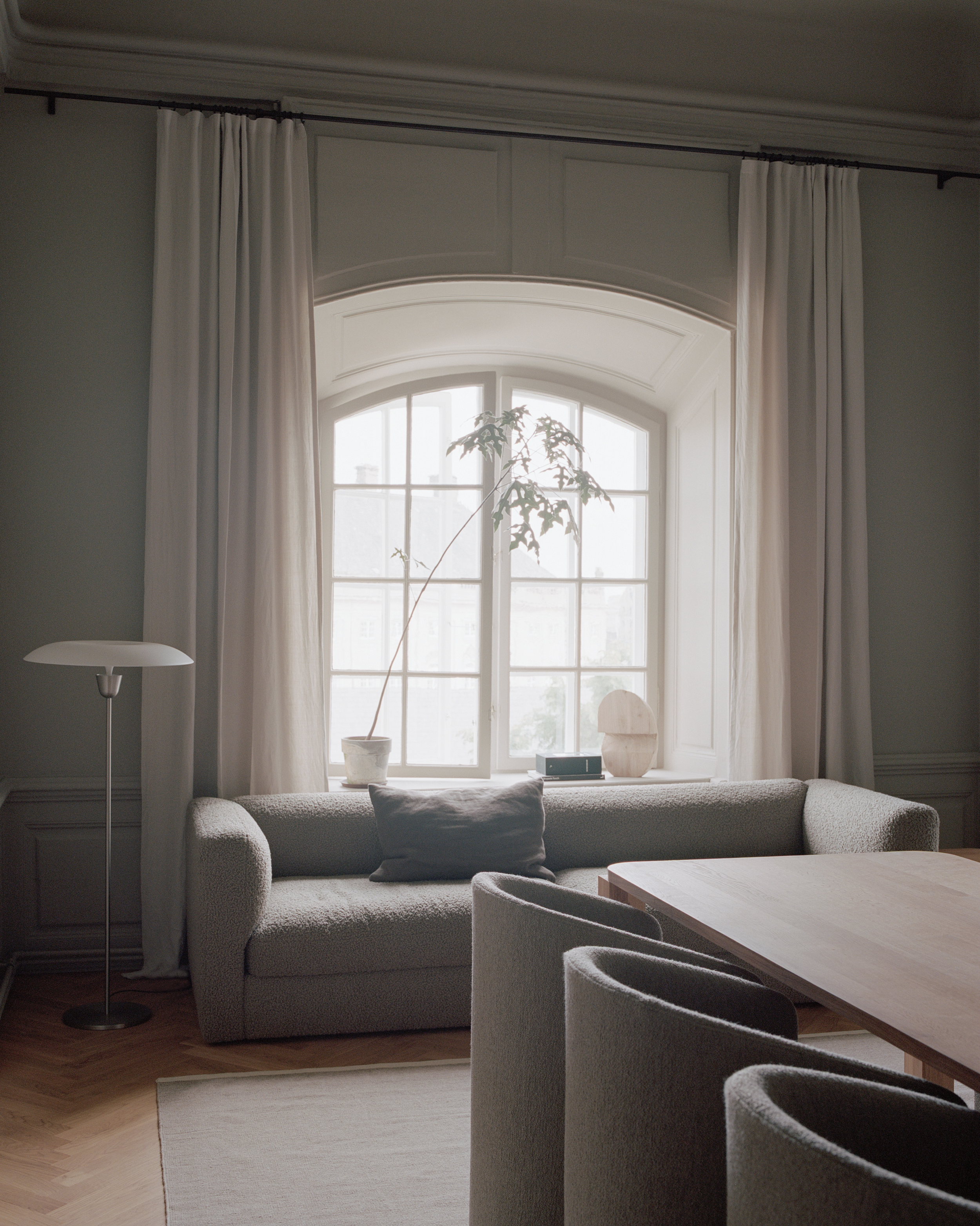 Kantarell Floor Lamp