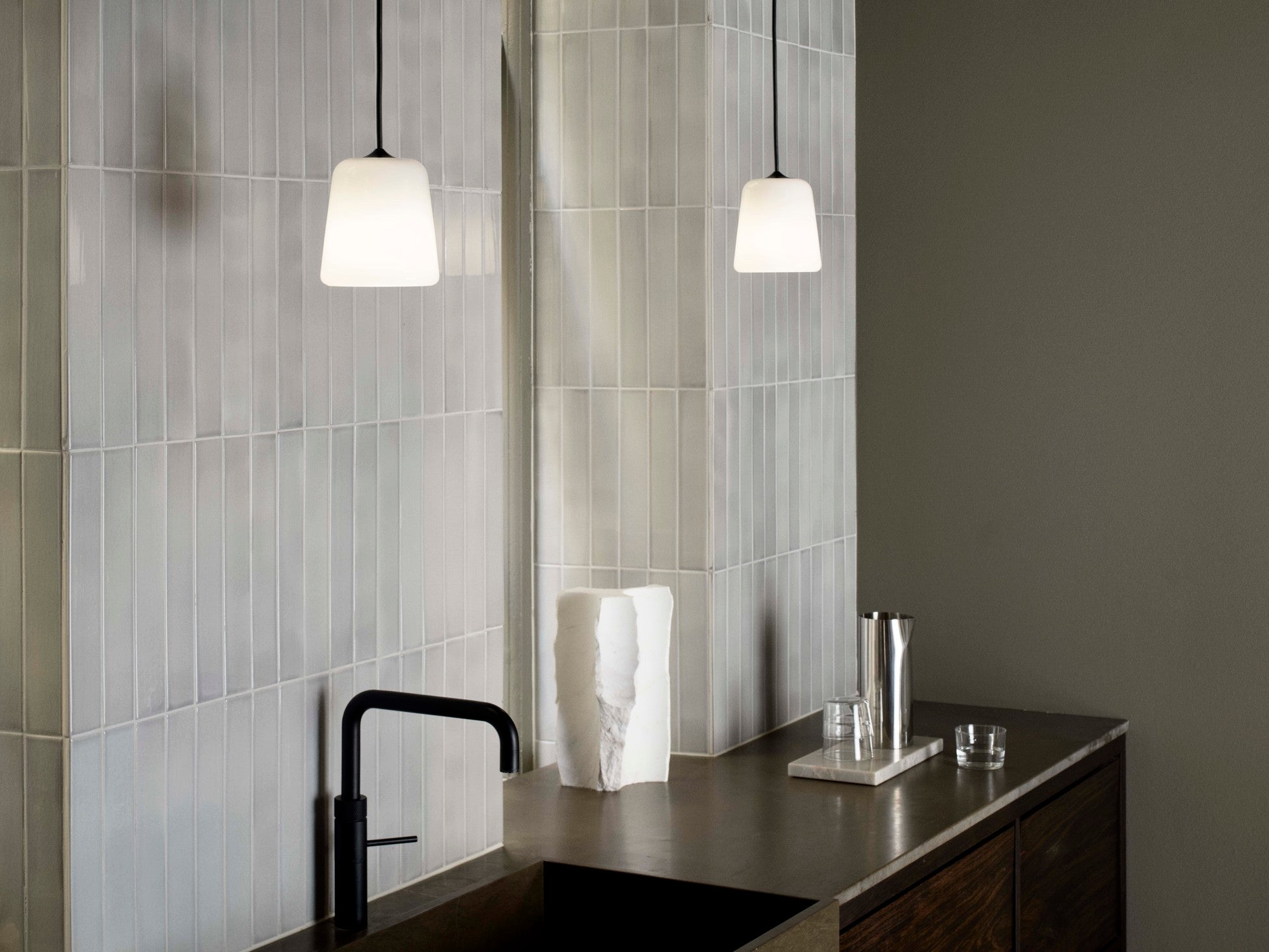 Material Pendant - Black Fitting