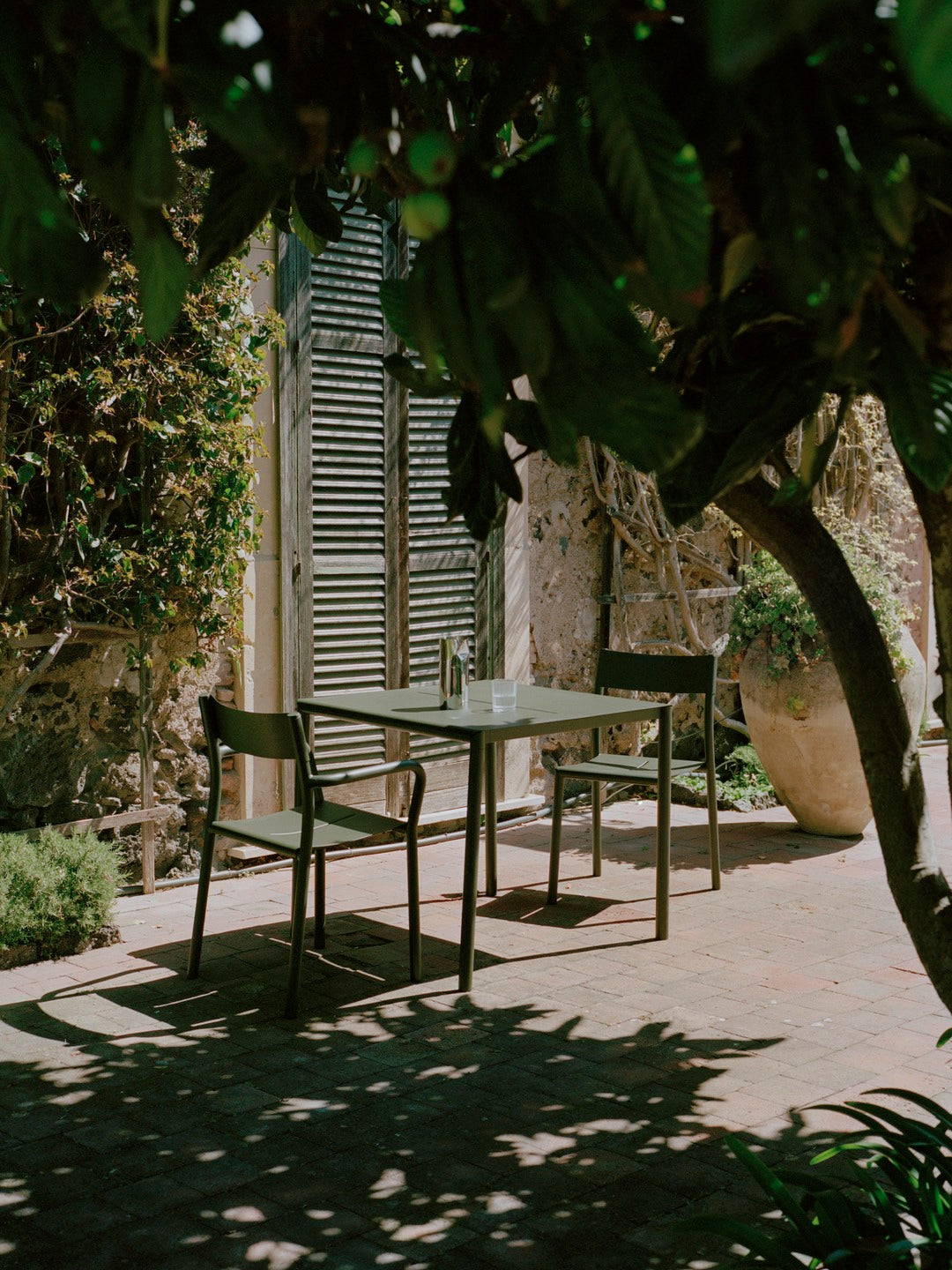 May Table 85 x 85 cm