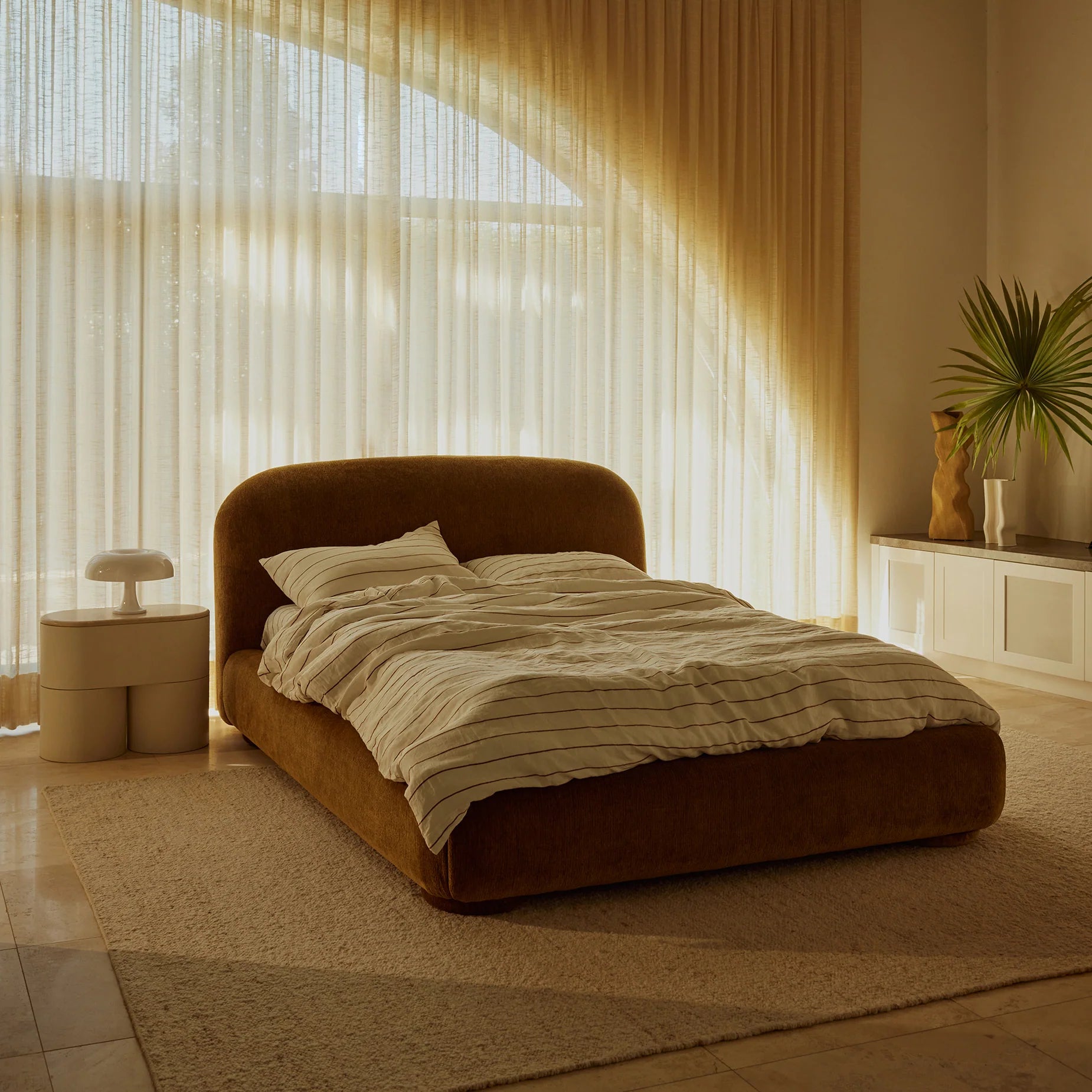 Fin Bedside
