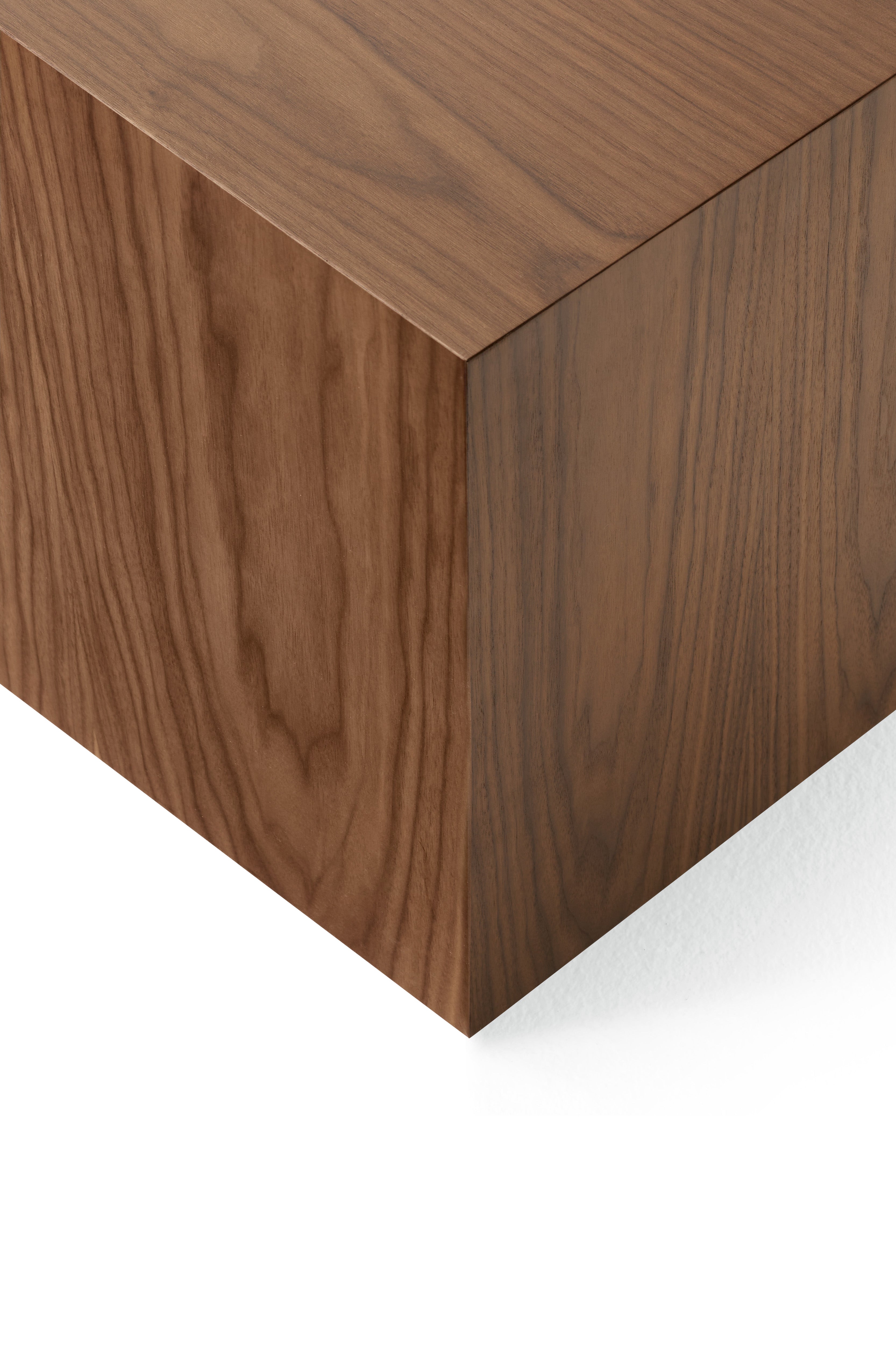 Mass Side Table w. Drawer