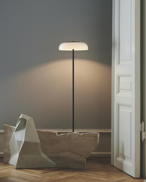 Blossi Floor Lamp - Black / Opal White