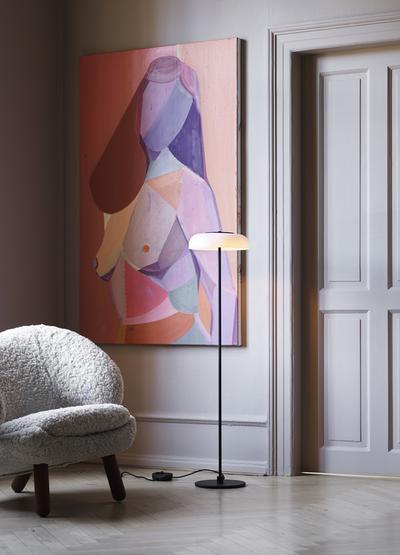 Blossi Floor Lamp - Black / Opal White