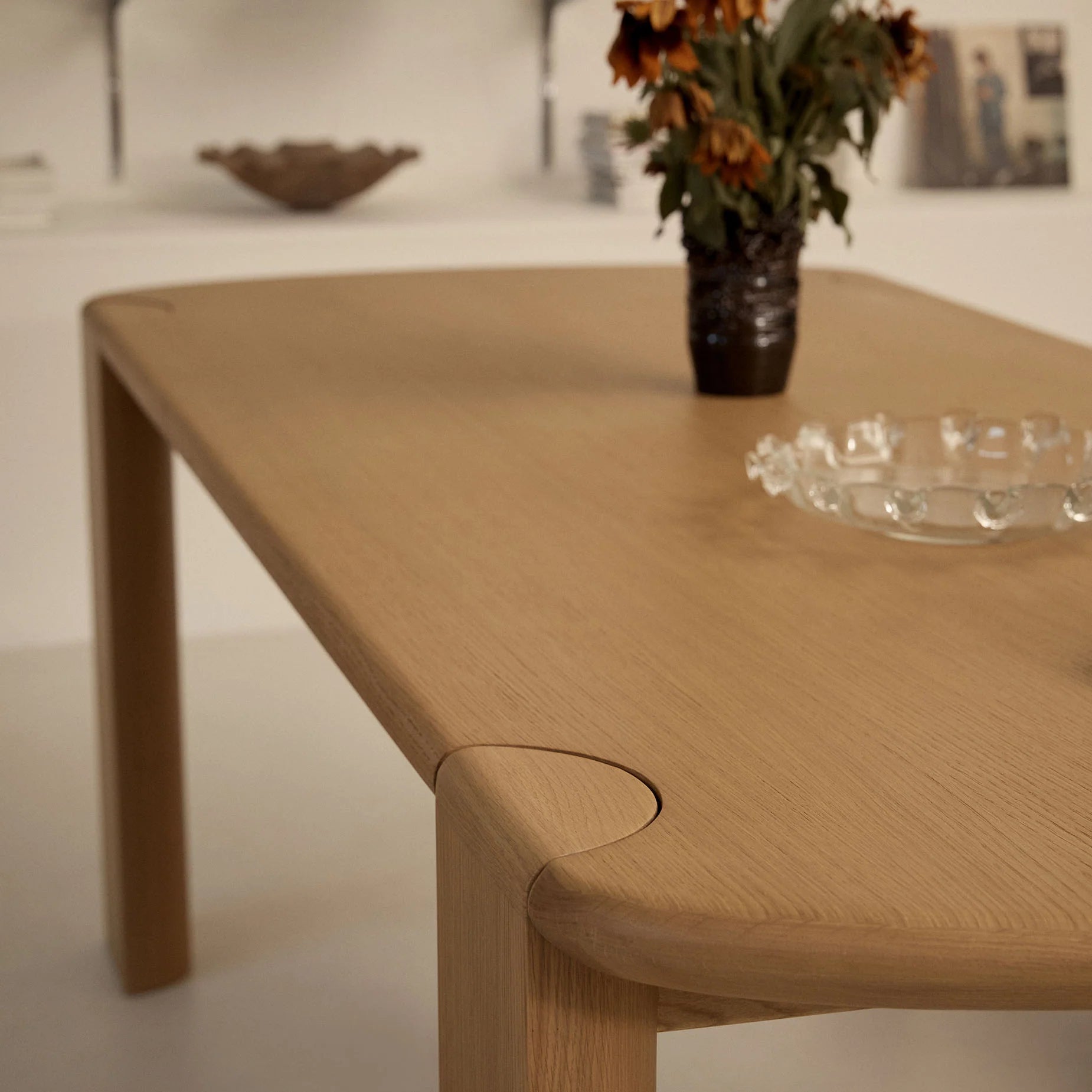 Liaison Dining table
