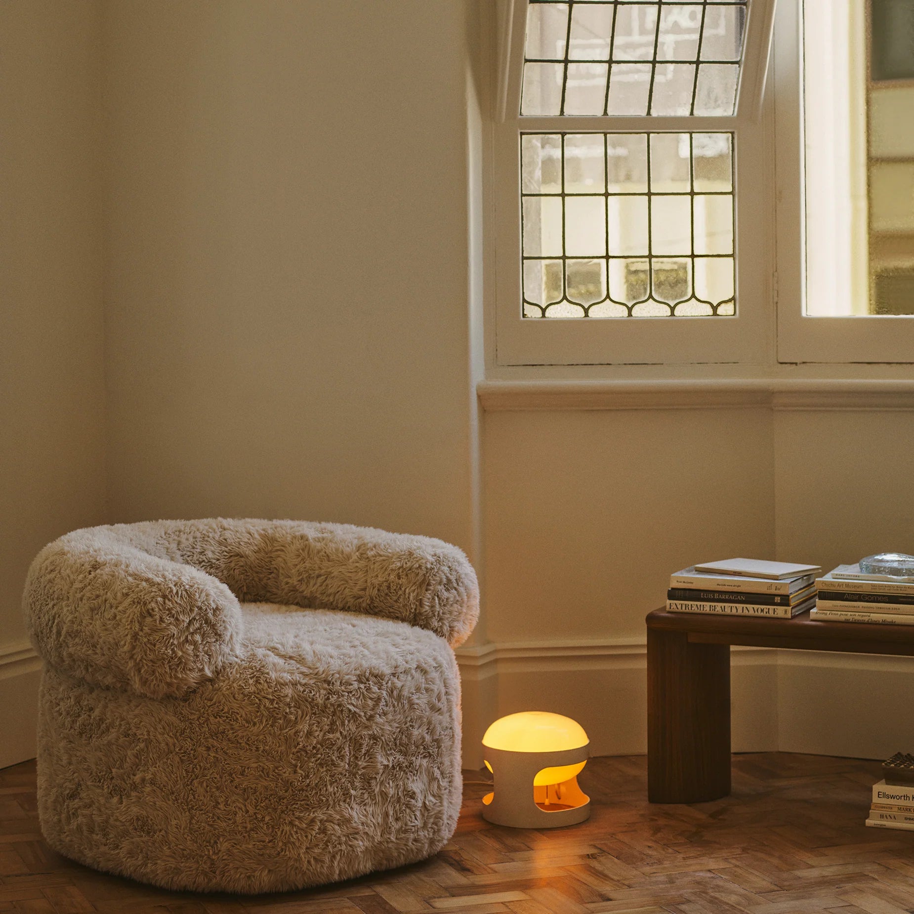 Huggy Swivel Armchair