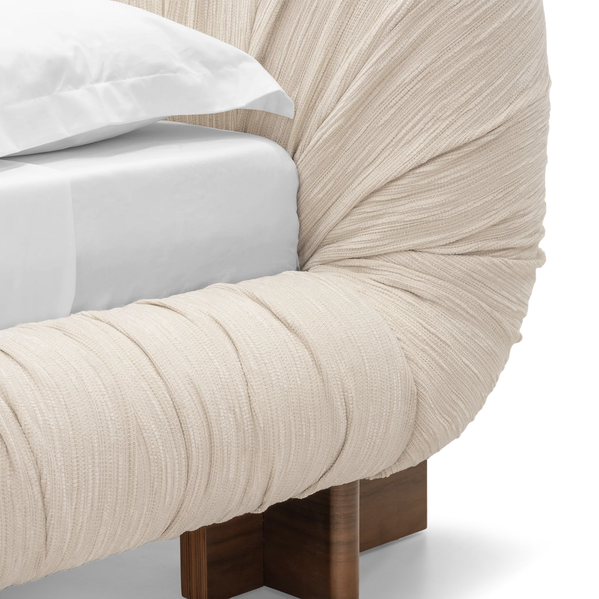 Rem Queen Bed