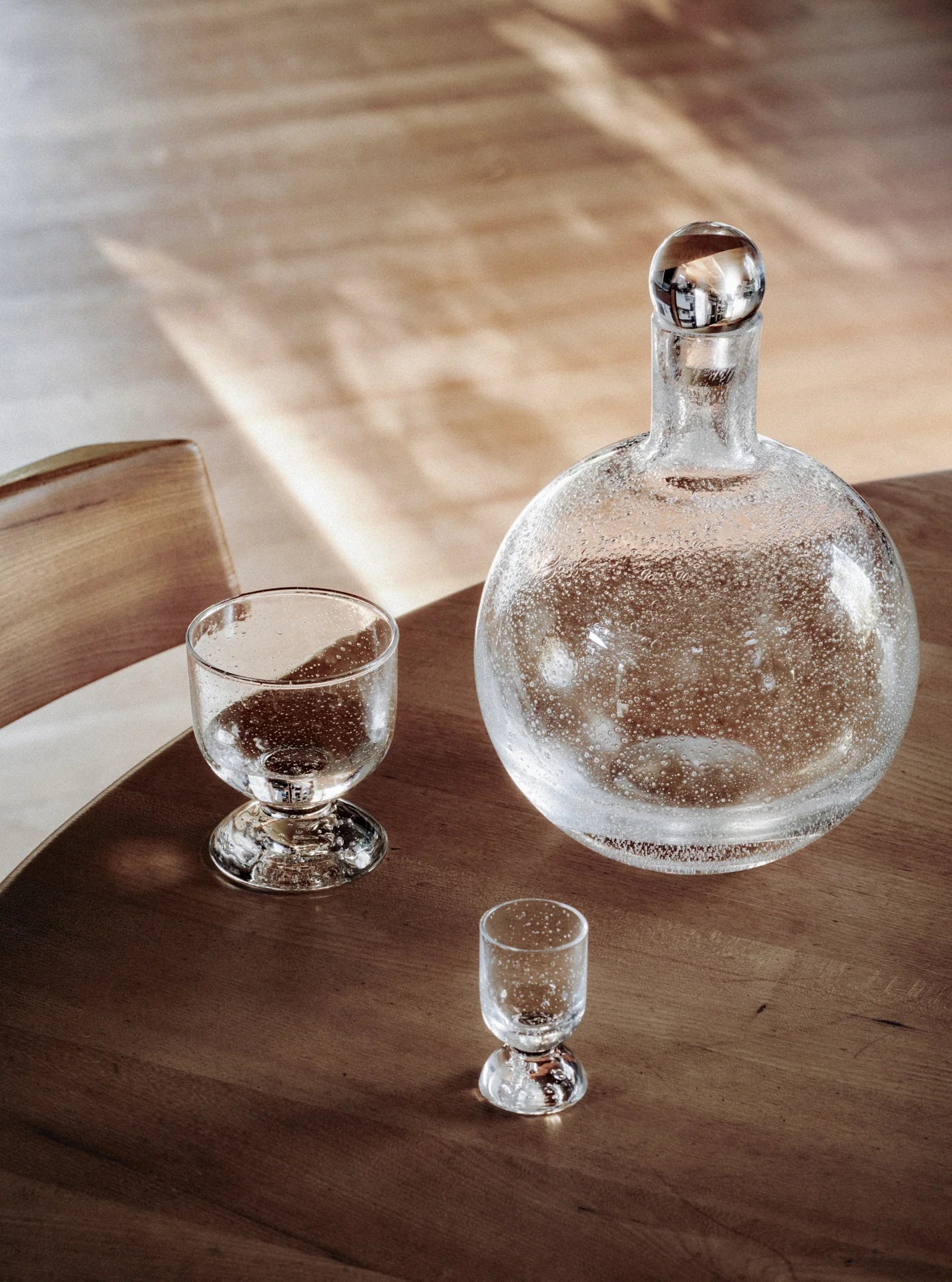 Bubble Glass Carafe Round