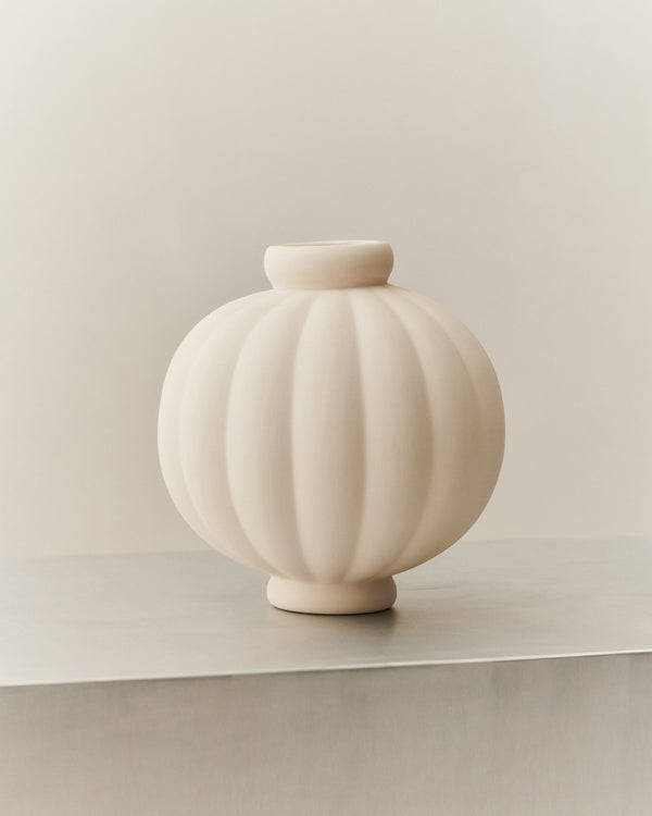 Ceramic Balloon Vase 01 Raw White