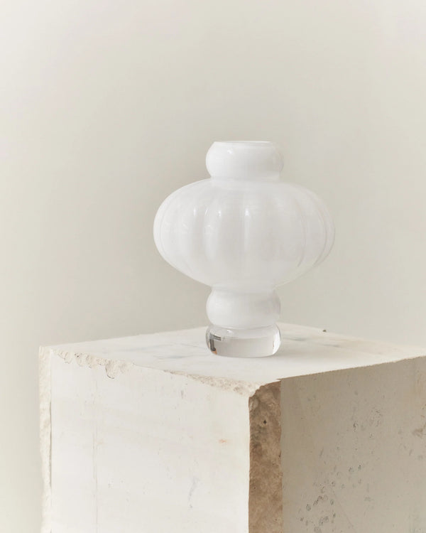 Balloon Vase 02 Opal White