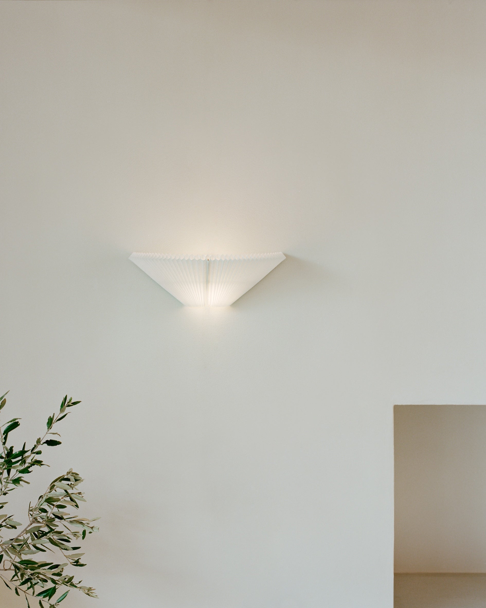 Nebra Wall Lamp