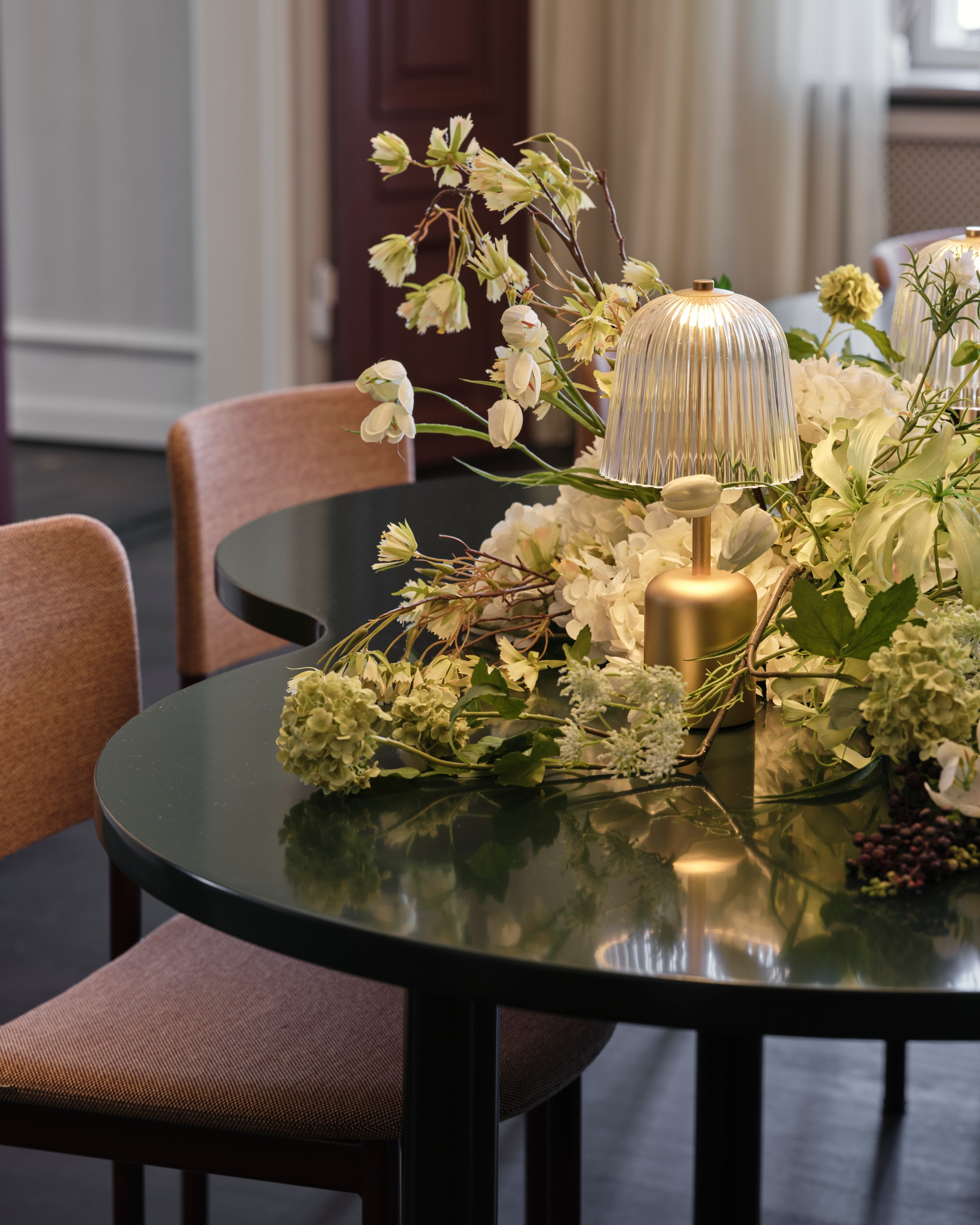 Asteea Portable Table Lamp