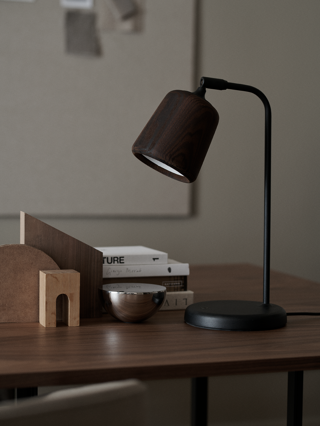 Material Table Lamp - Smoked Oak