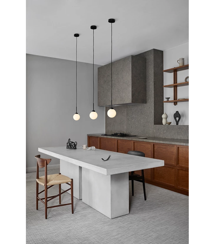 Apiales 1 Satin Black / Opal